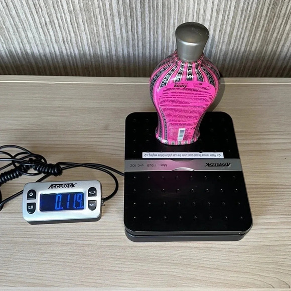 Trust Fund Baby Champagne infused Ultimate Silicone Bronzer Lotion - Picture 2 of 4